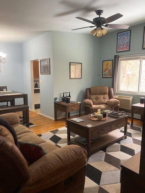 Oyster Bay, NY 11771,200 Lexington AVE #6B