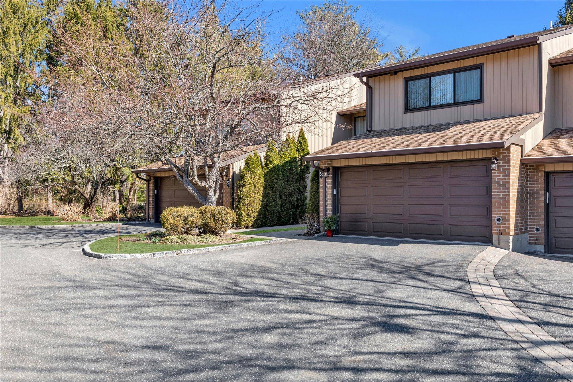 Roslyn, NY 11576,58 Wimbledon DR
