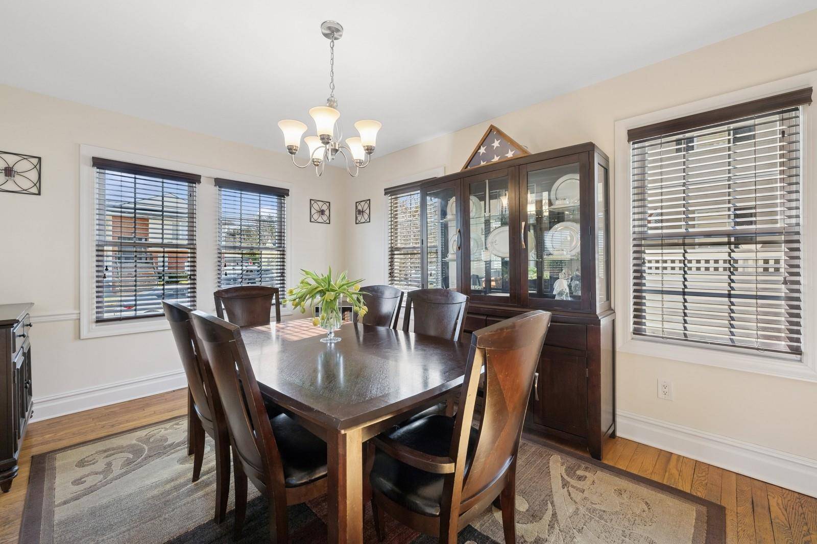 Lynbrook, NY 11563,6 Linden AVE