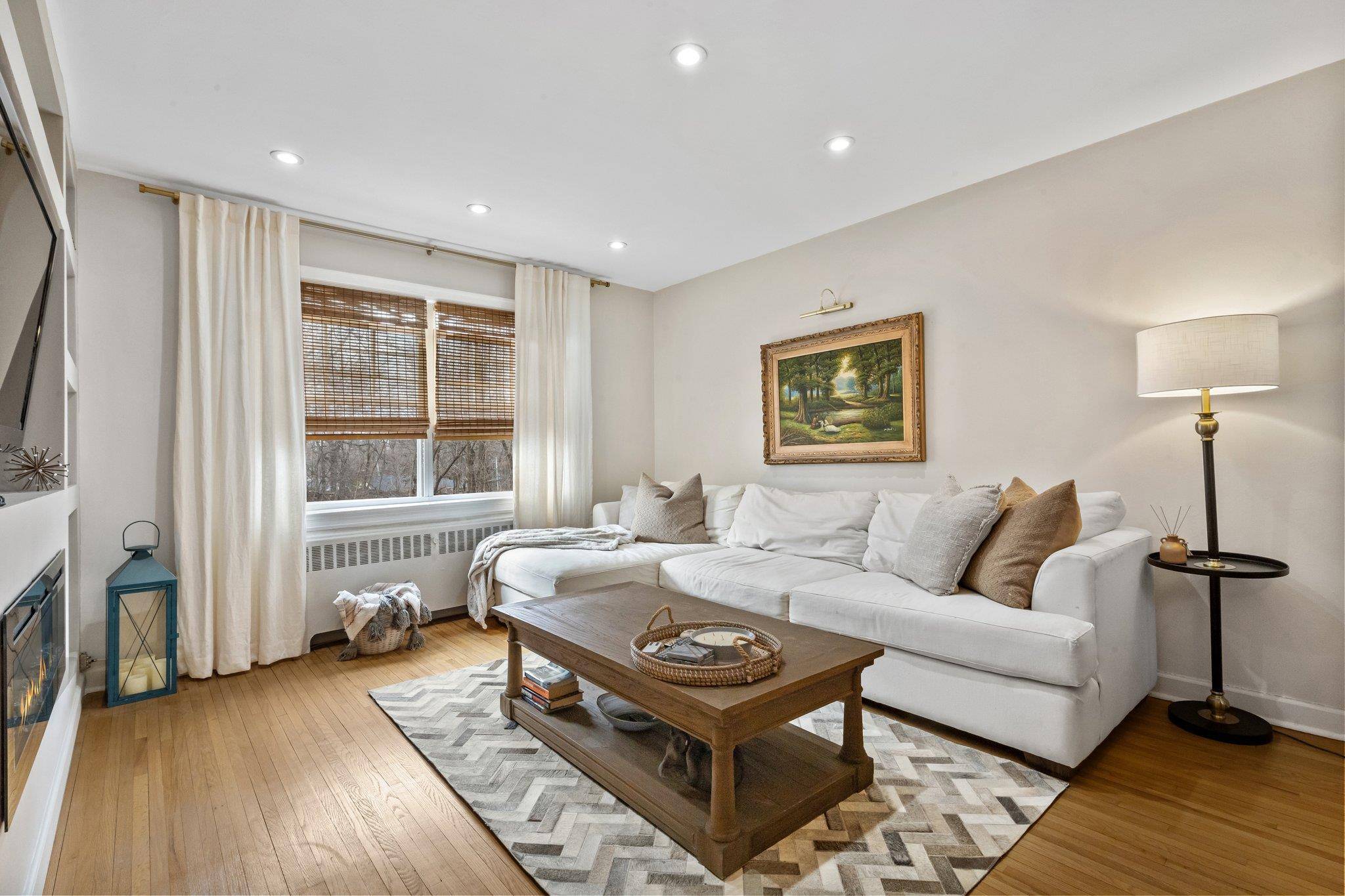 Hartsdale, NY 10530,172 Pinewood rd RD #34