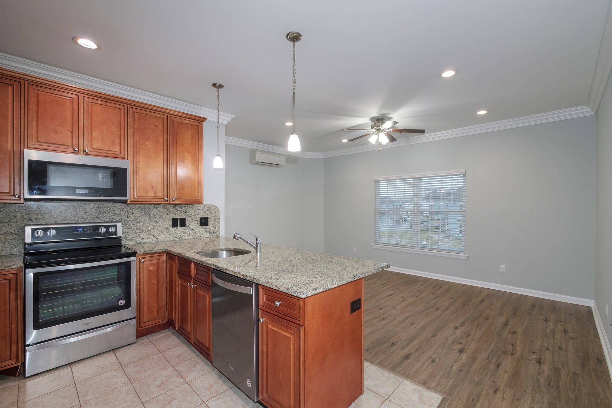West Babylon, NY 11704,115 Evergreen ST #106