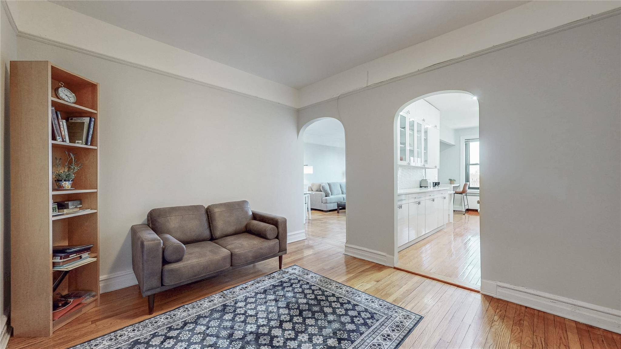 Forest Hills, NY 11375,76-66 Austin ST #6G