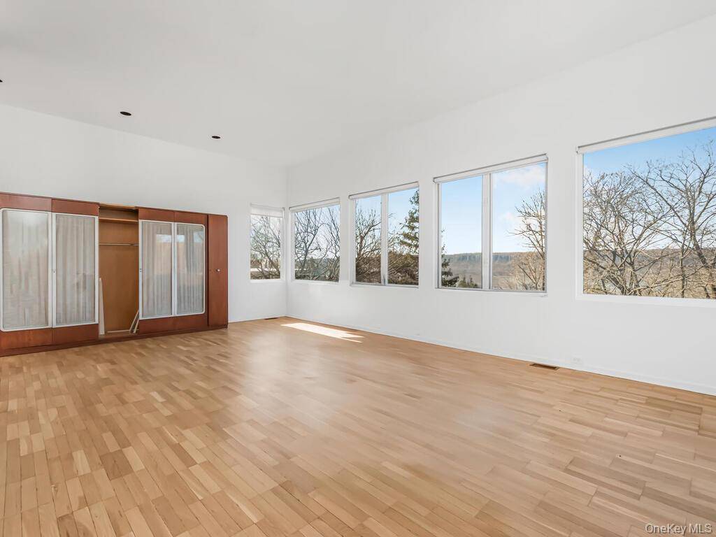 Bronx, NY 10471,11 Sigma PL