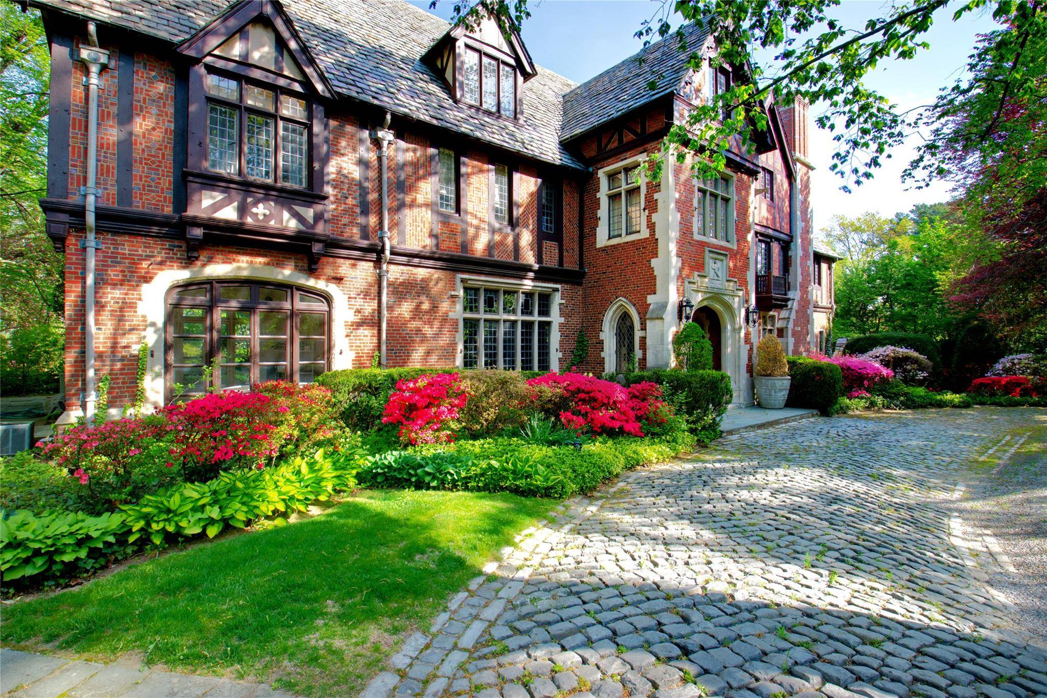 Manhasset, NY 11030,107 Bayview RD