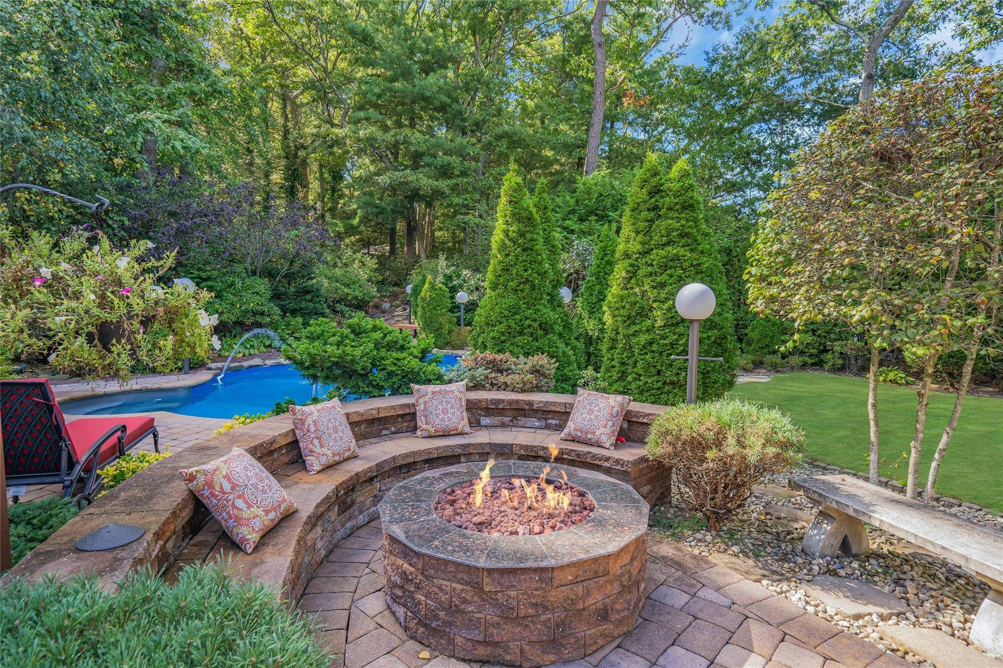 Smithtown, NY 11787,62 Laurel DR