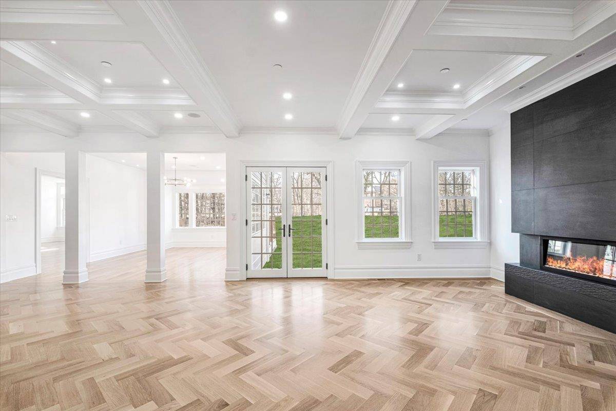 Scarsdale, NY 10583,240 FORT HILL RD