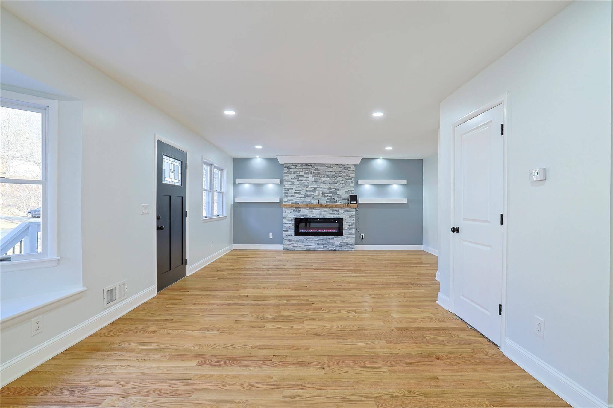 Hyde Park, NY 12538,10 Rogers RD