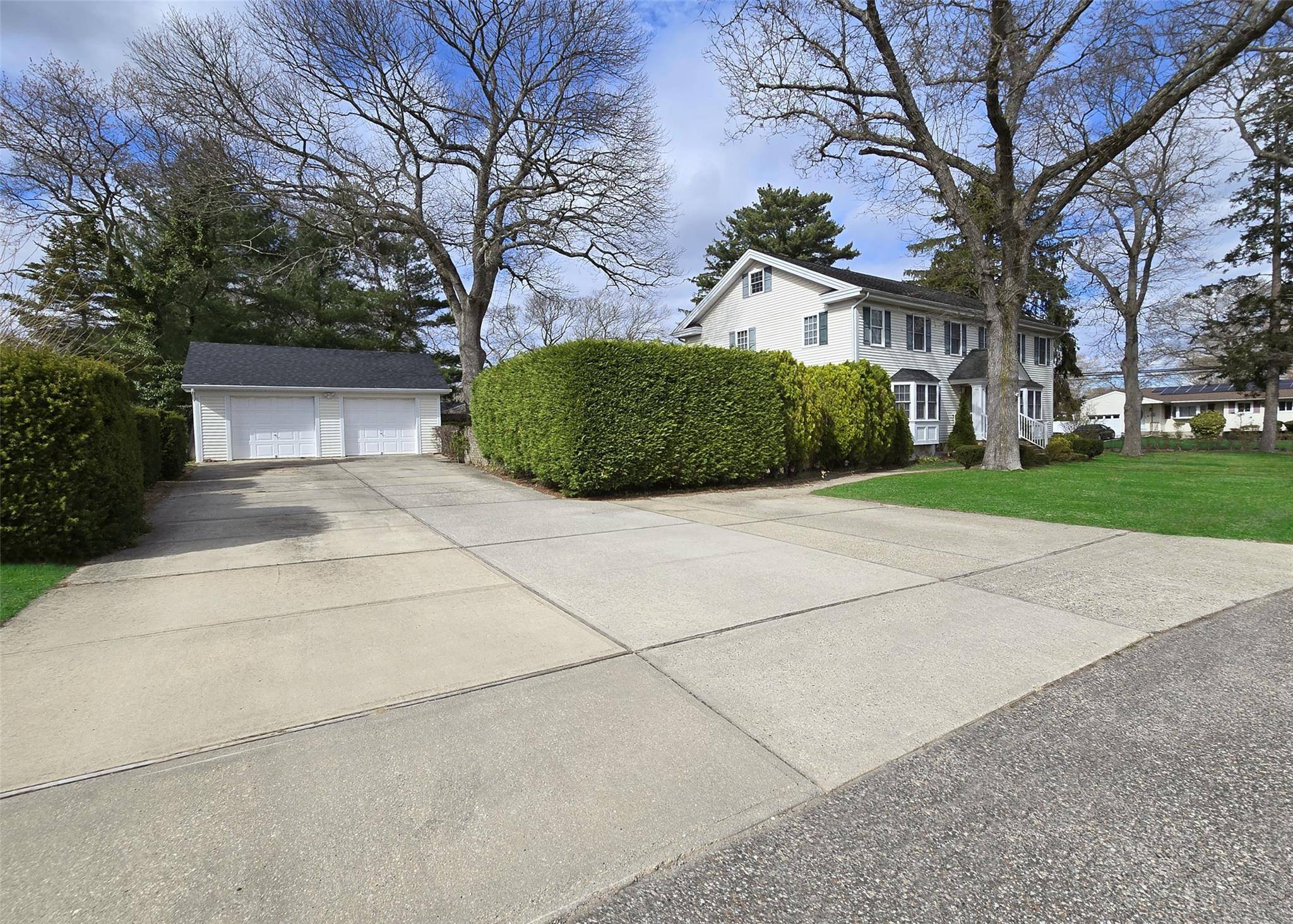 Holbrook, NY 11741,283 Elizabeth AVE