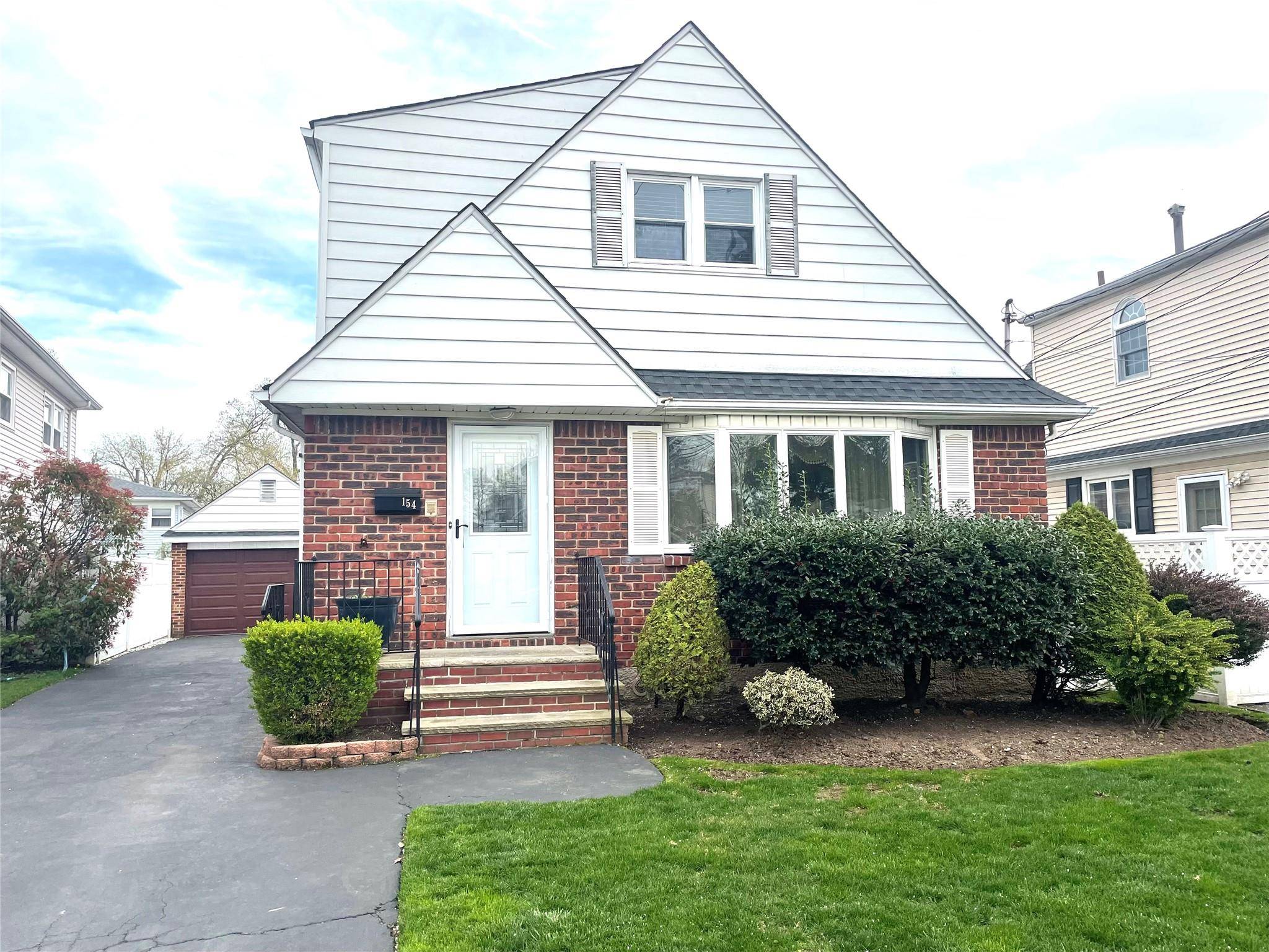 Staten Island, NY 10308,154 Kennington ST
