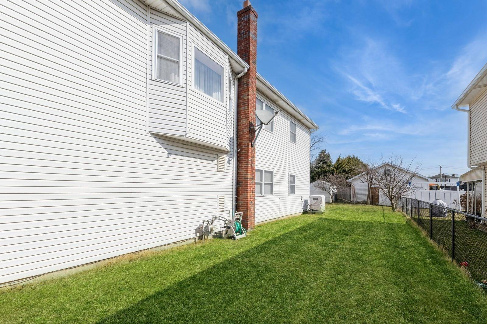 Oceanside, NY 11572,2935 Rockaway AVE