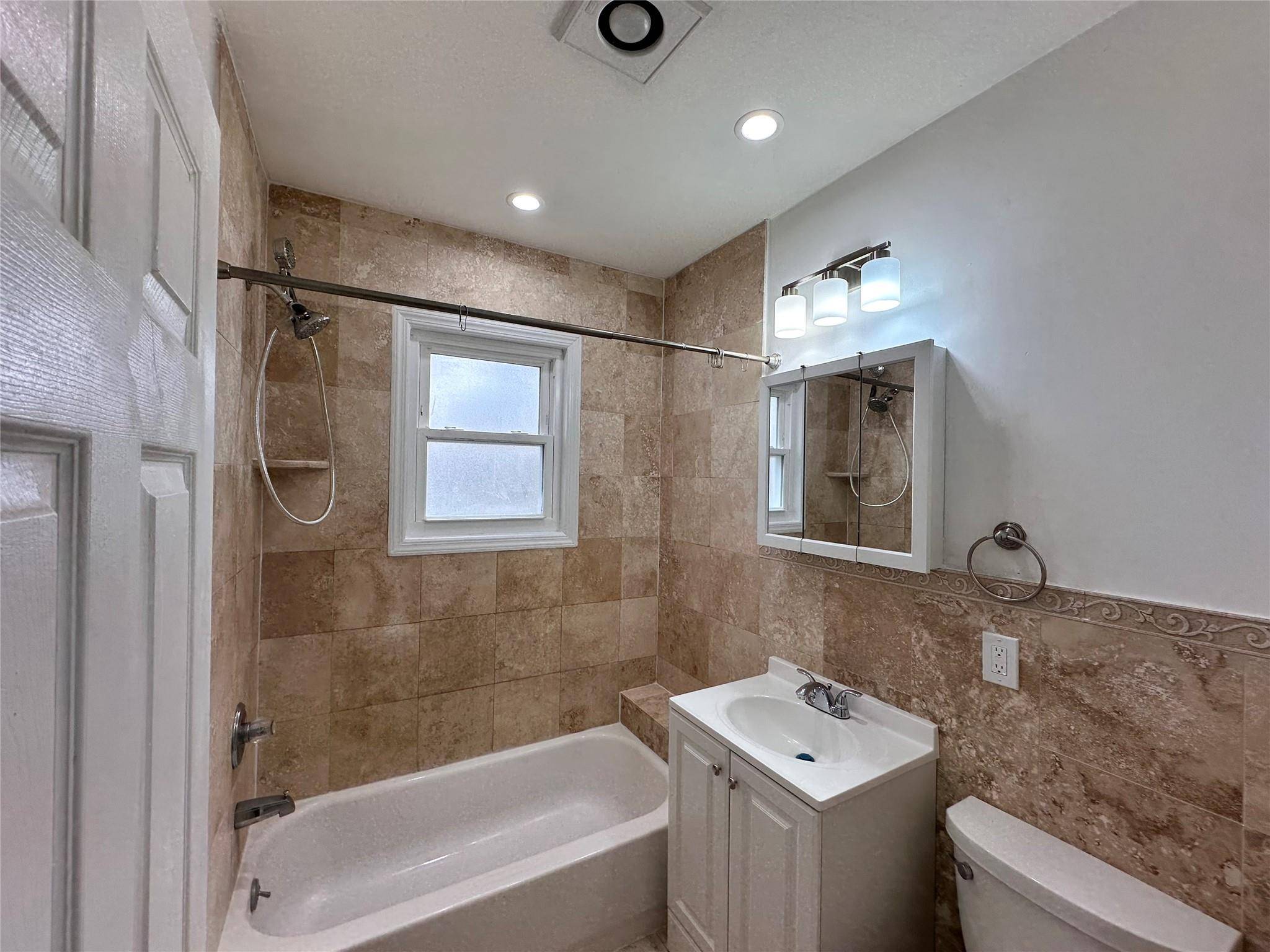 Hewlett, NY 11557,107 Catlin PL