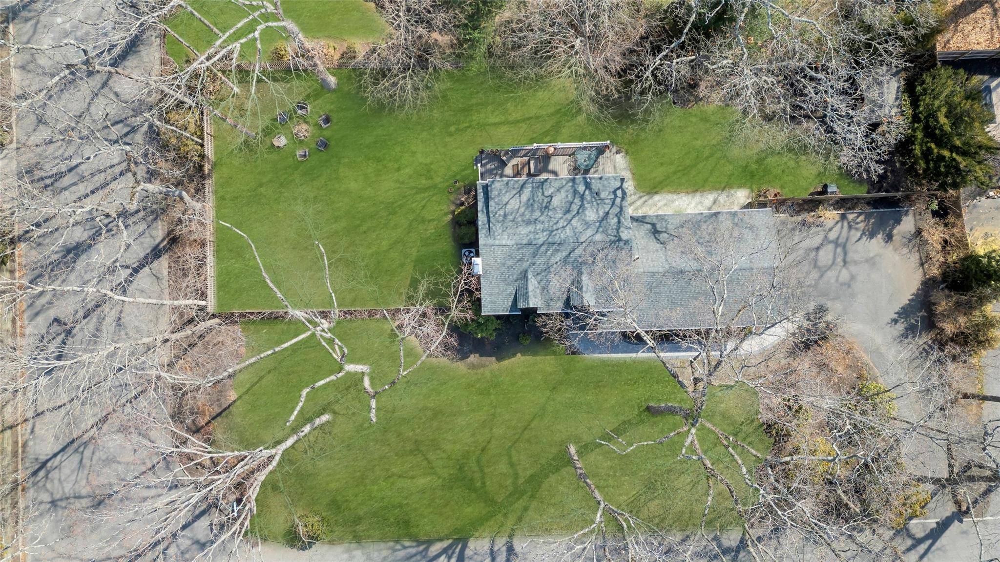 East Setauket, NY 11733,4 Steep Hill RD