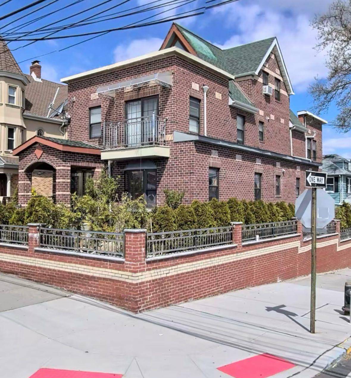 College Point, NY 11356,125-19 14th Avenue