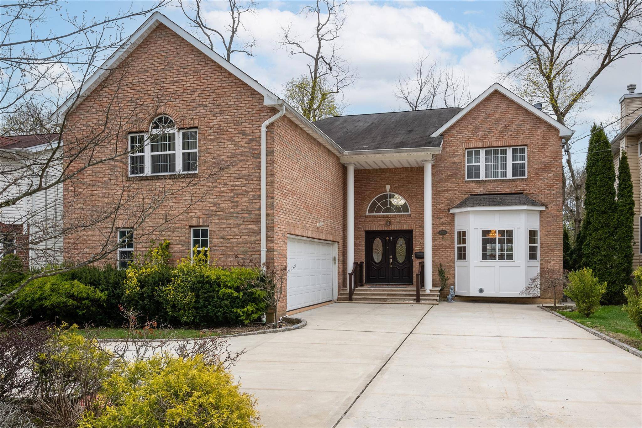 Roslyn, NY 11577,88 George ST