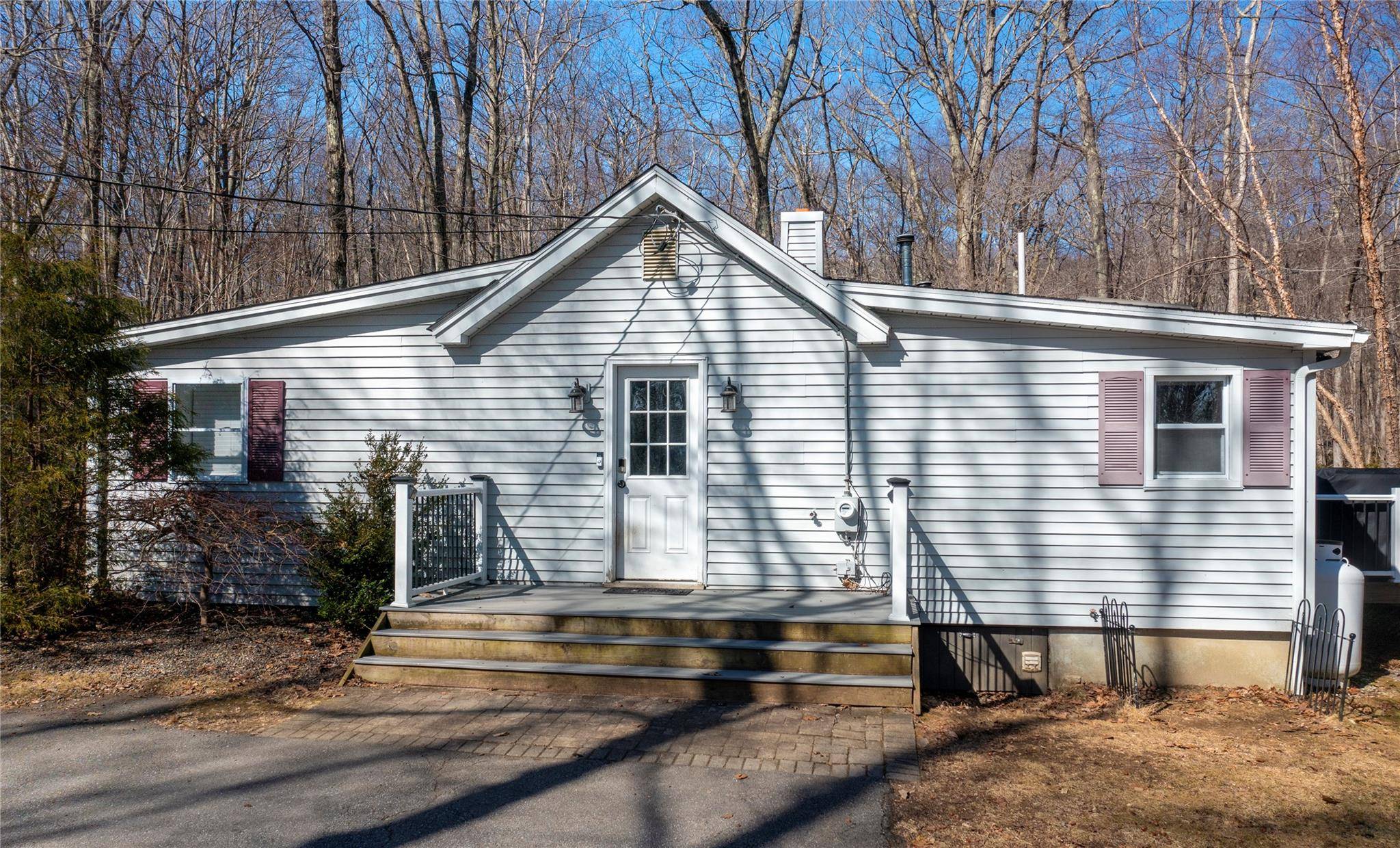 Holmes, NY 12531,380 Holmes RD