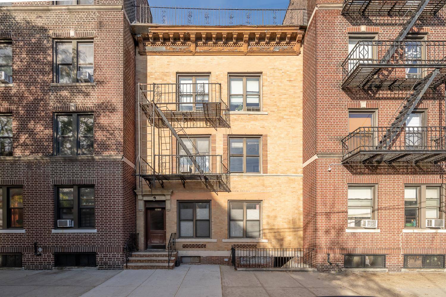 Astoria, NY 11106,3414 33rd ST
