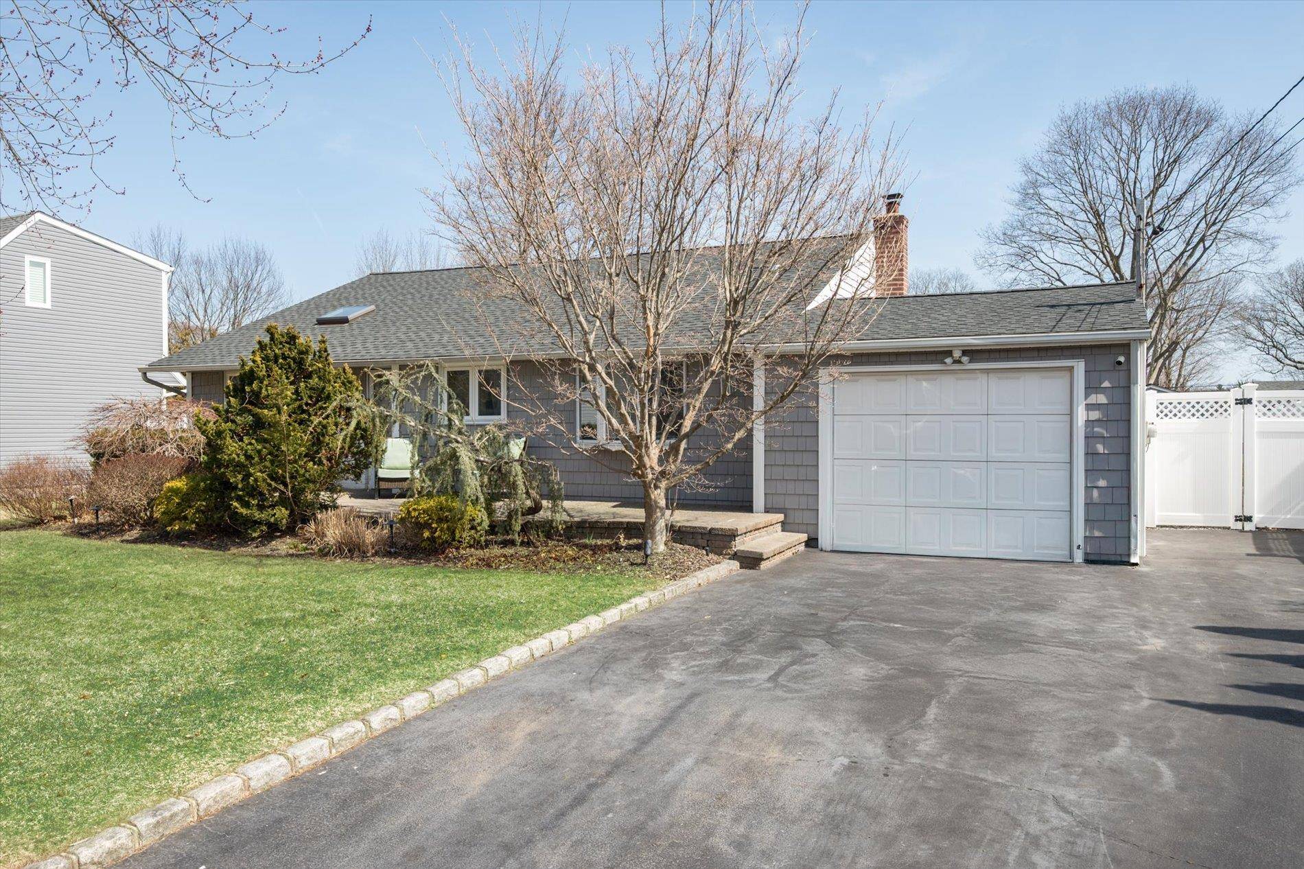 Commack, NY 11725,9 Ronald LN