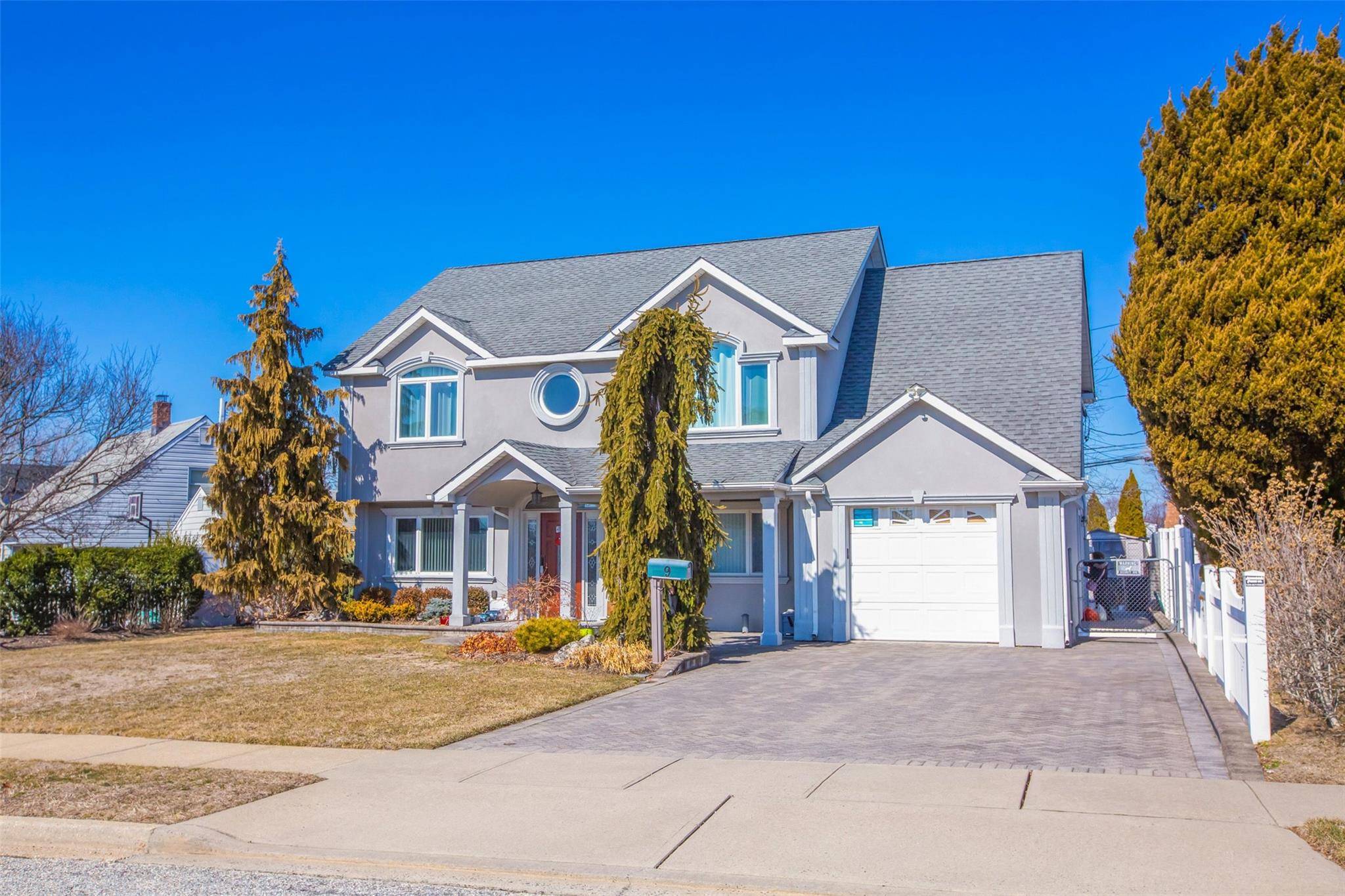 Levittown, NY 11756,9 book LN