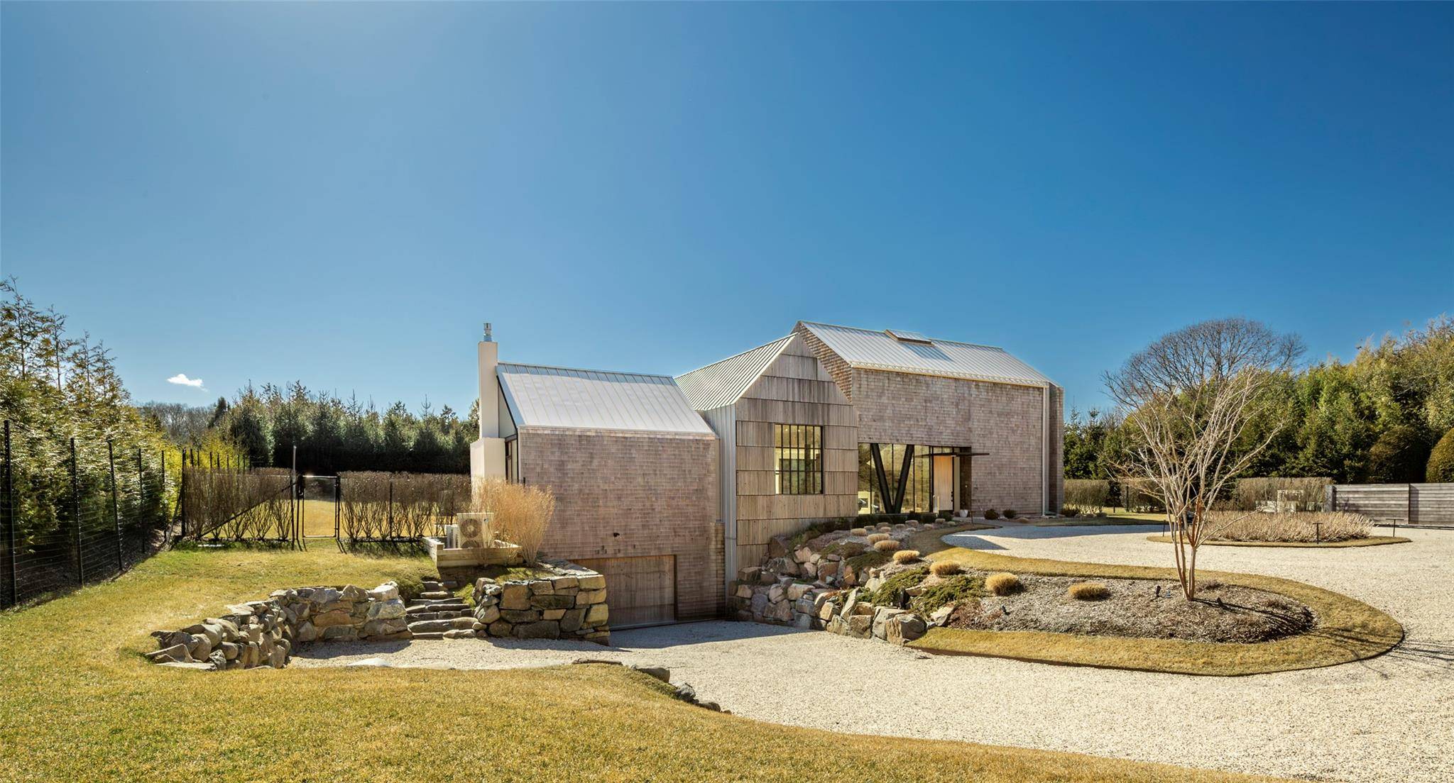 East Hampton, NY 11937,179 Montauk HWY