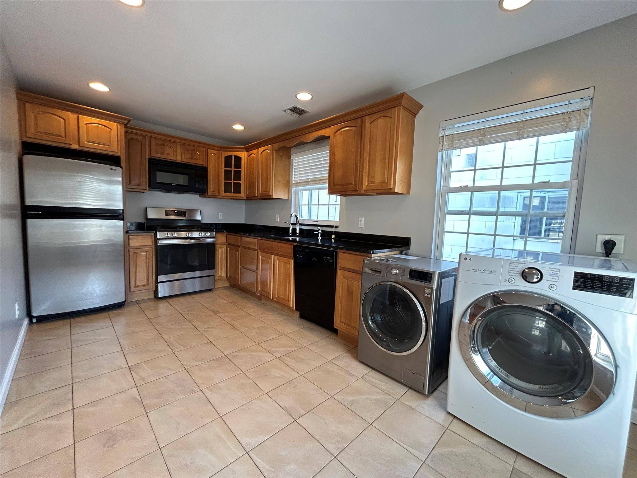 Port Washington, NY 11050,54 Firwood RD