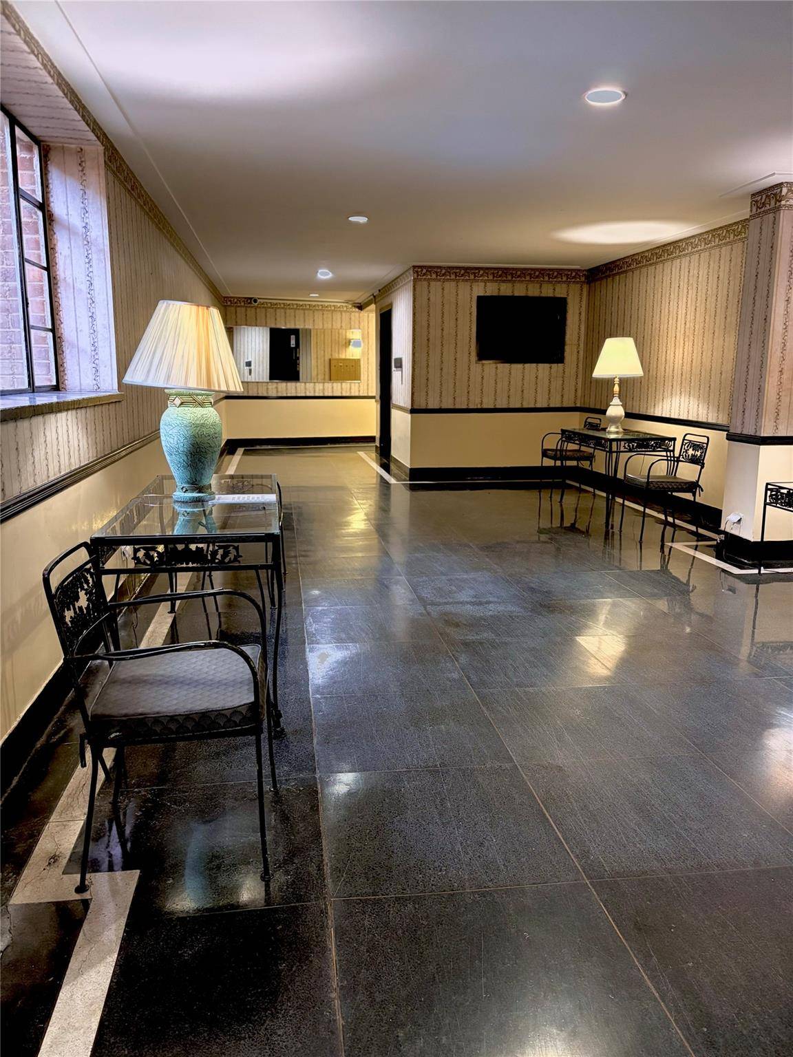 Bronx, NY 10458,325 E 201st ST #6C