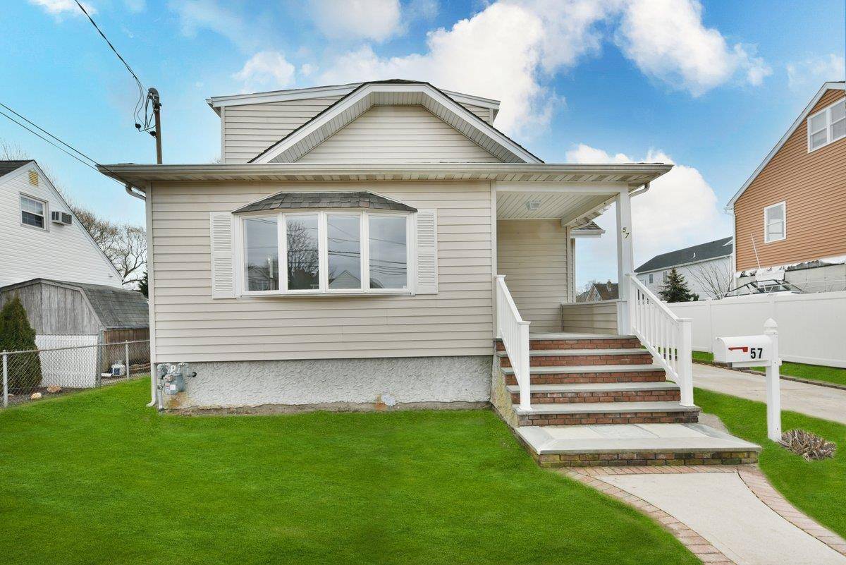 Lindenhurst, NY 11757,57 Palm ST
