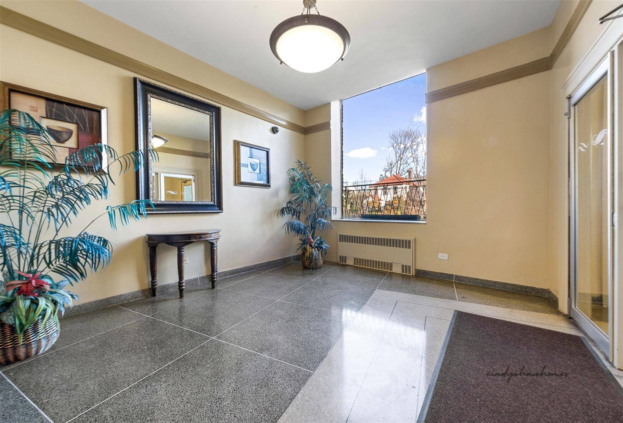 Briarwood, NY 11435,143-25 84th DR #4F