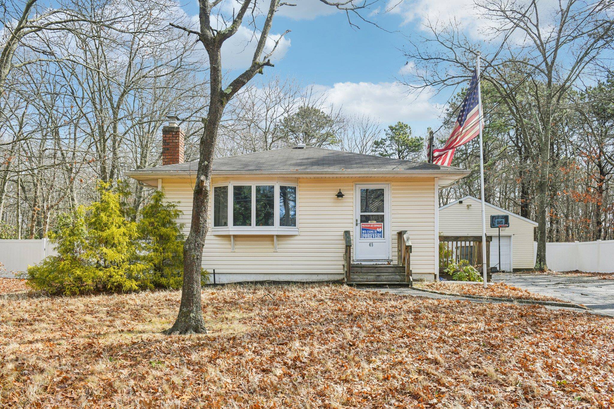 Center Moriches, NY 11934,45 Trainor AVE