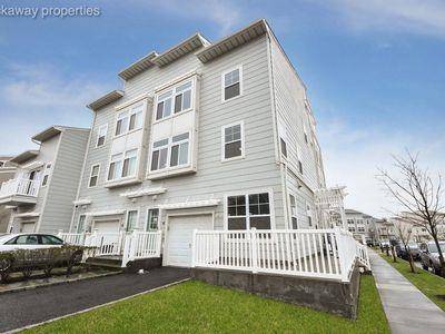Arverne, NY 11692,6425 Ocean AVE