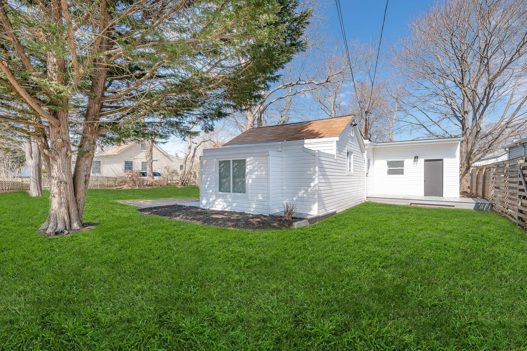 Mastic Beach, NY 11951,277 Forest