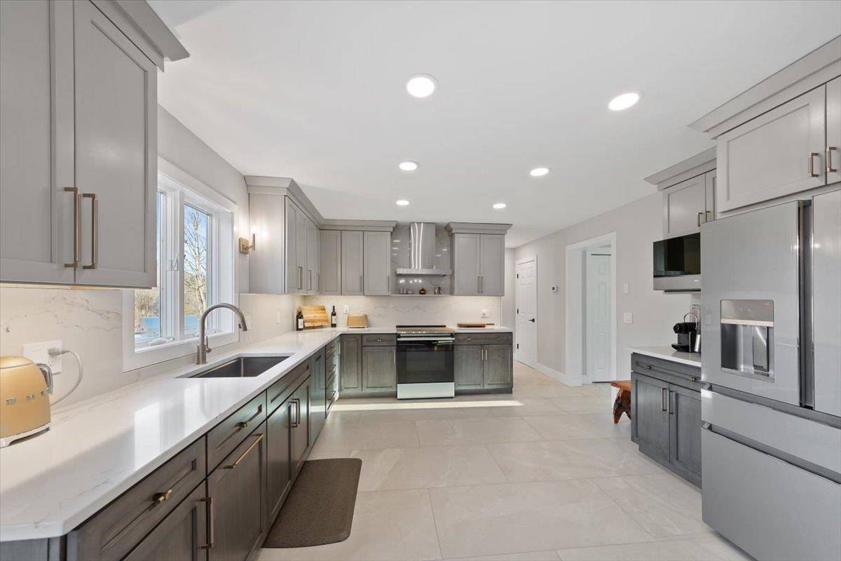 Patterson, NY 12563,16 Somerset DR