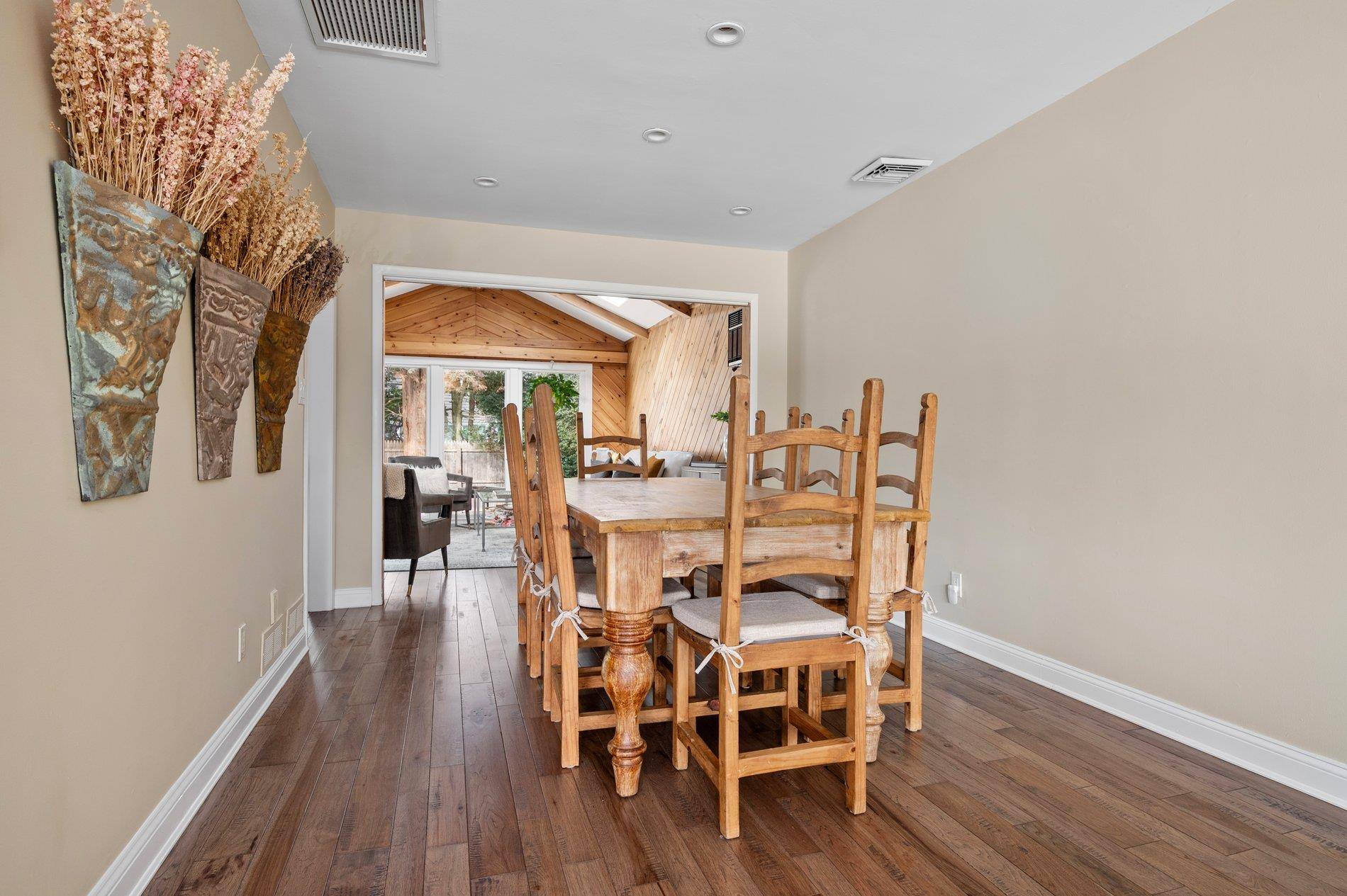 Plainview, NY 11803,9 Robin LN