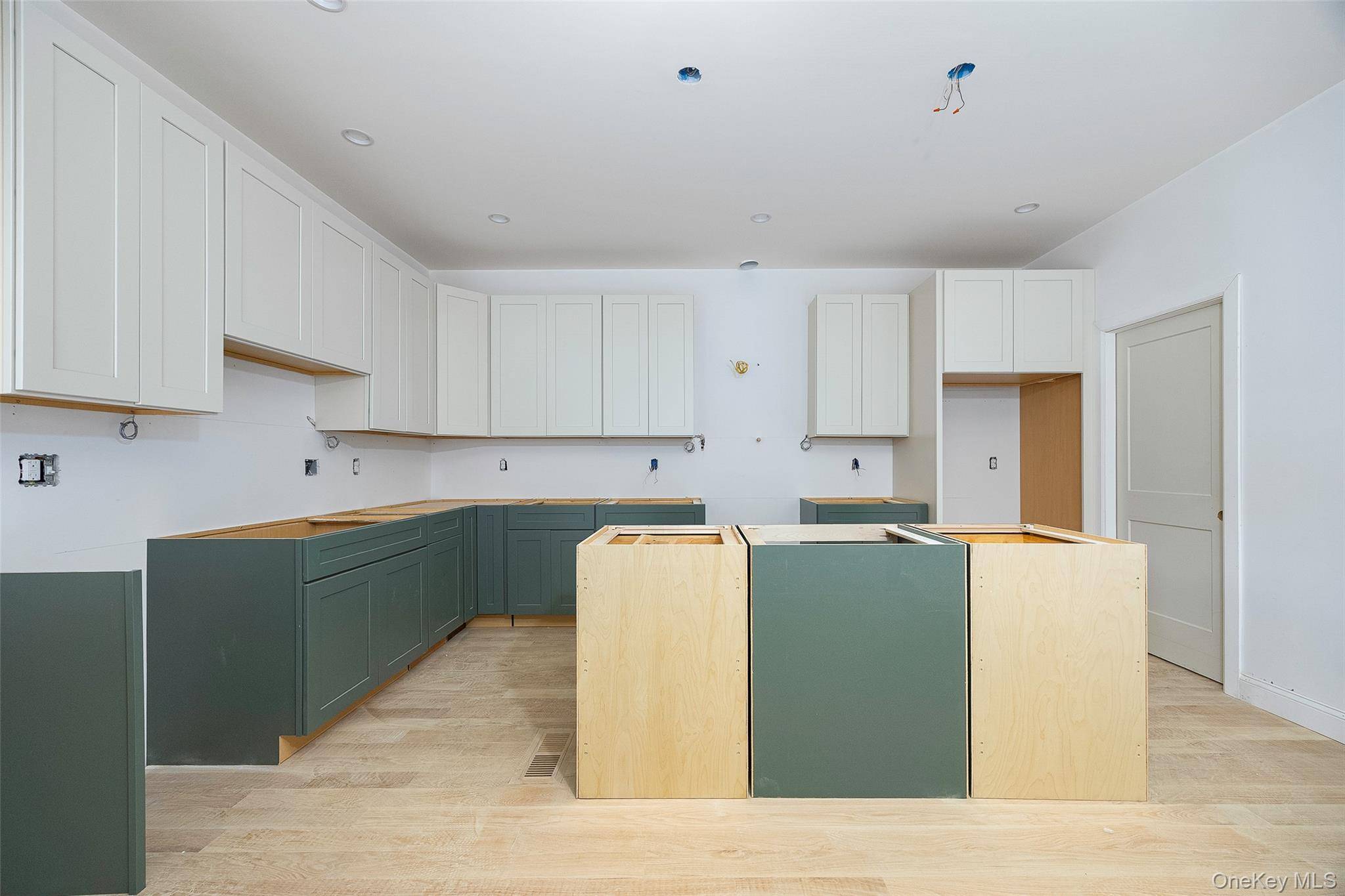 Beacon, NY 12508,13 Henry ST #1