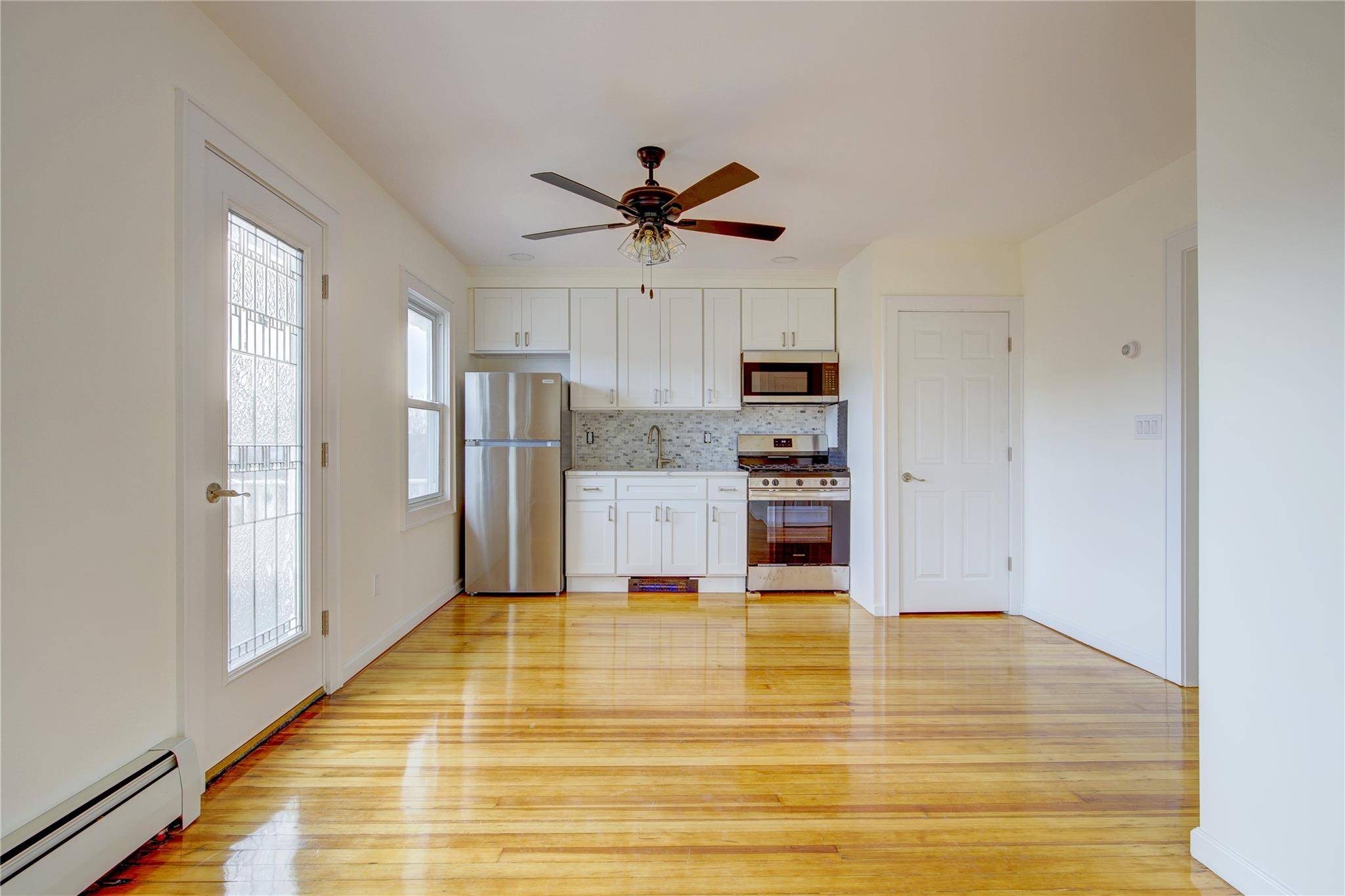 Long Beach, NY 11561,439 W Walnut ST #upper