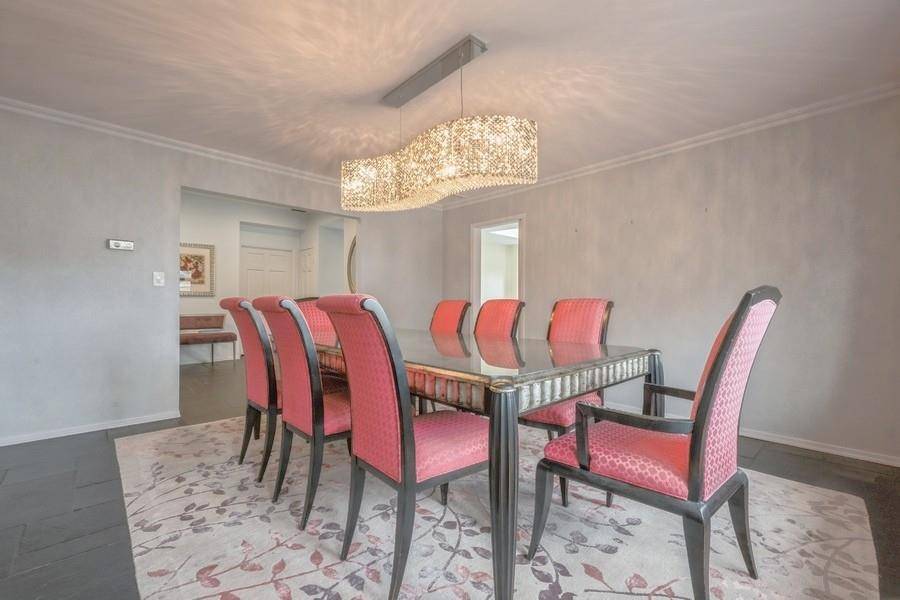 East Hills, NY 11576,65 Finch DR
