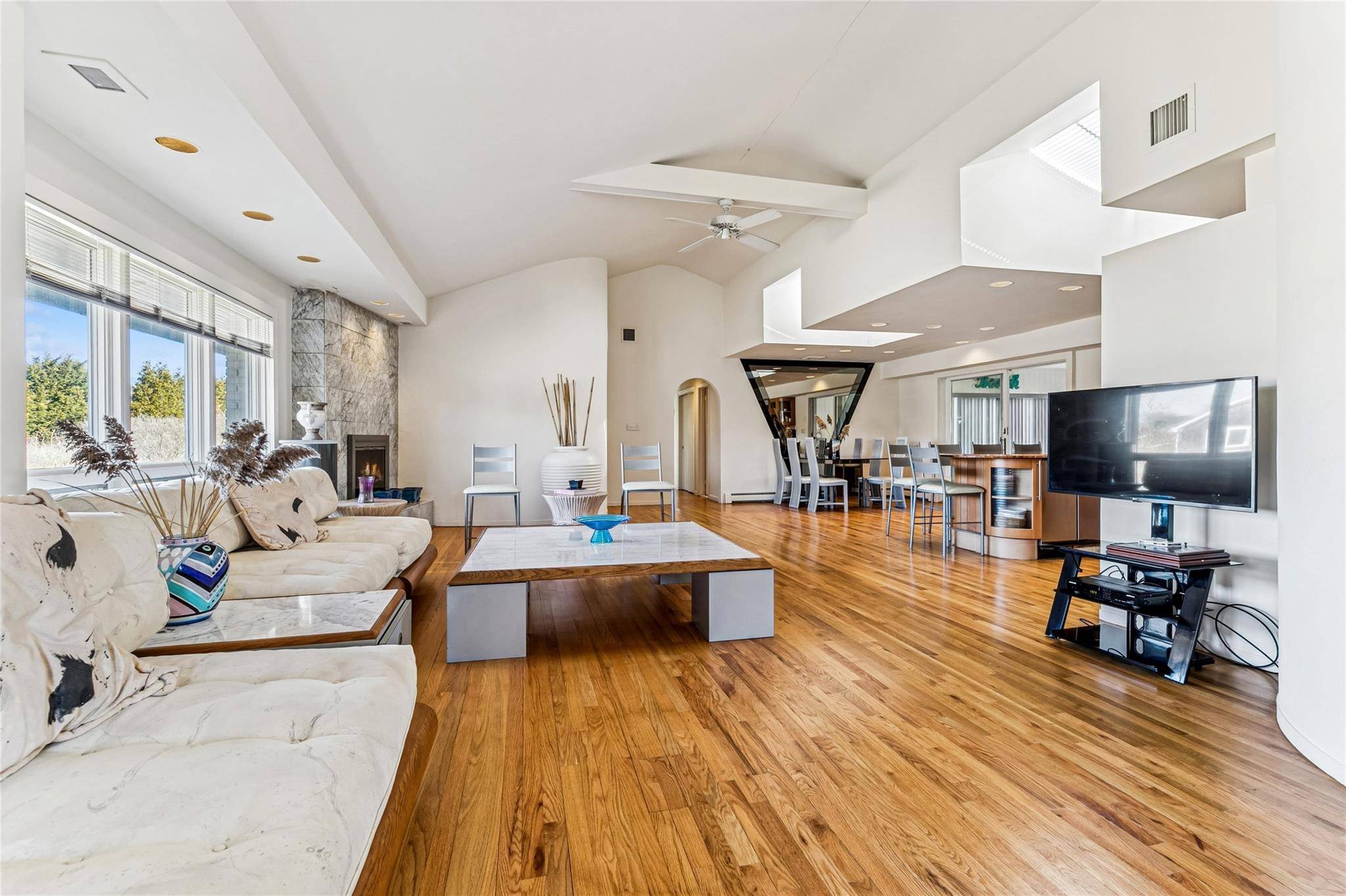 Westhampton Beach, NY 11978,22 Meadow LN