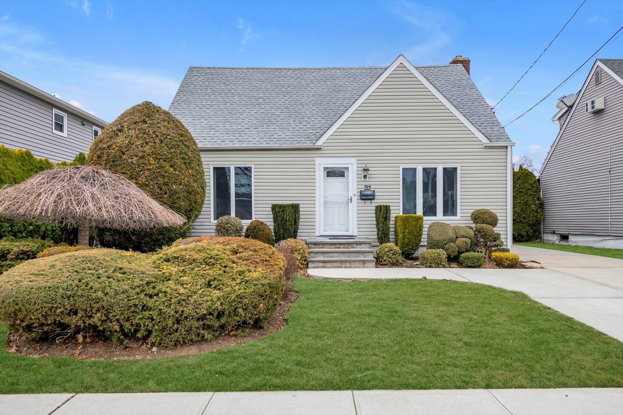 New Hyde Park, NY 11040,109 6th ST