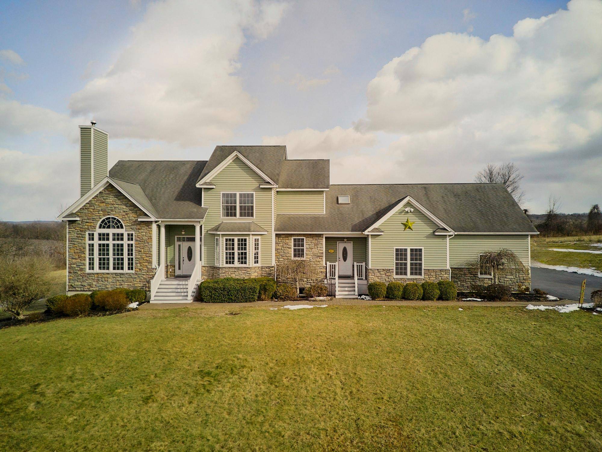 Pleasant Valley, NY 12569,27 Gallagher DR