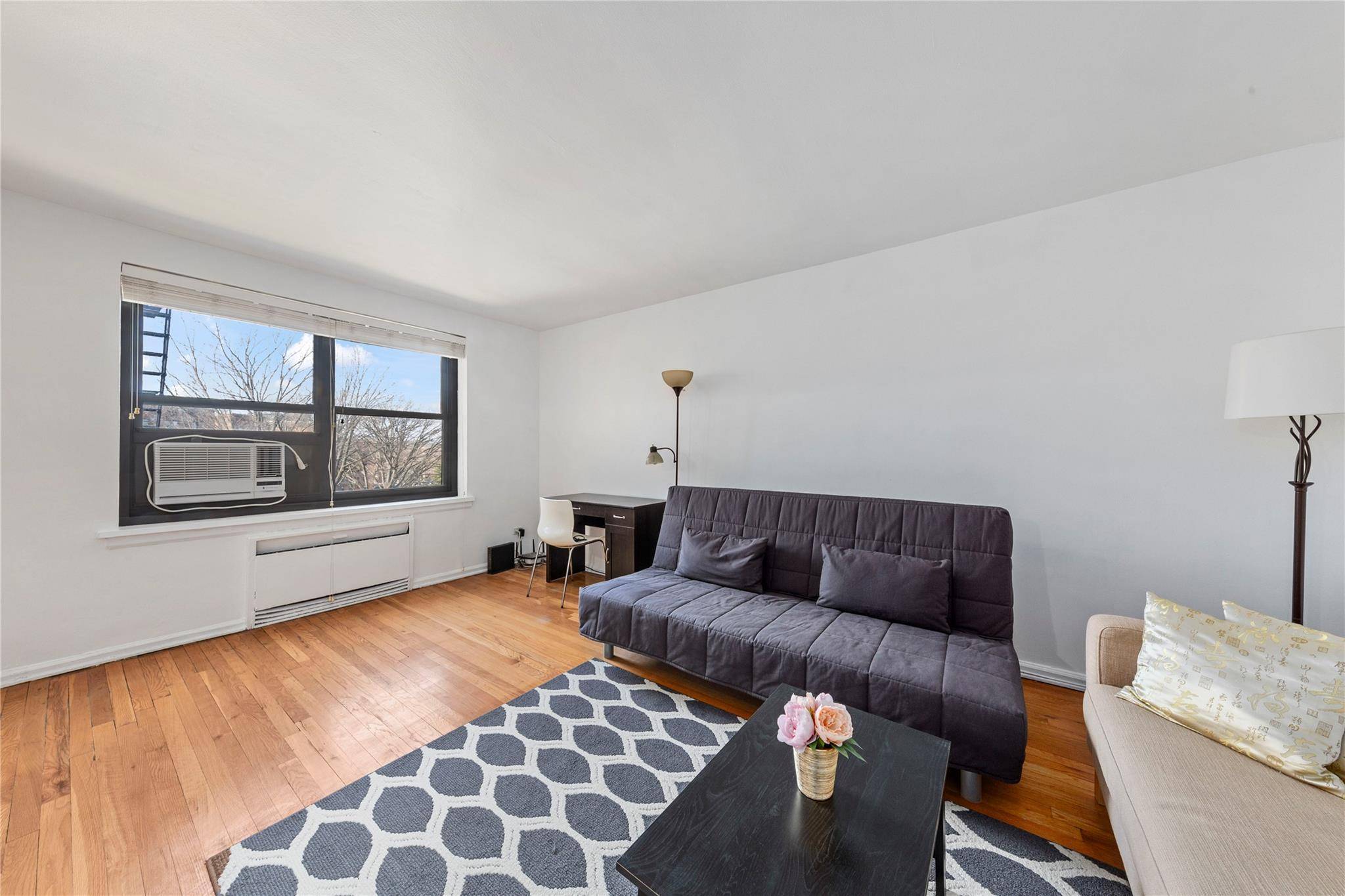 Bayside, NY 11364,73-62 Bell BLVD #4K