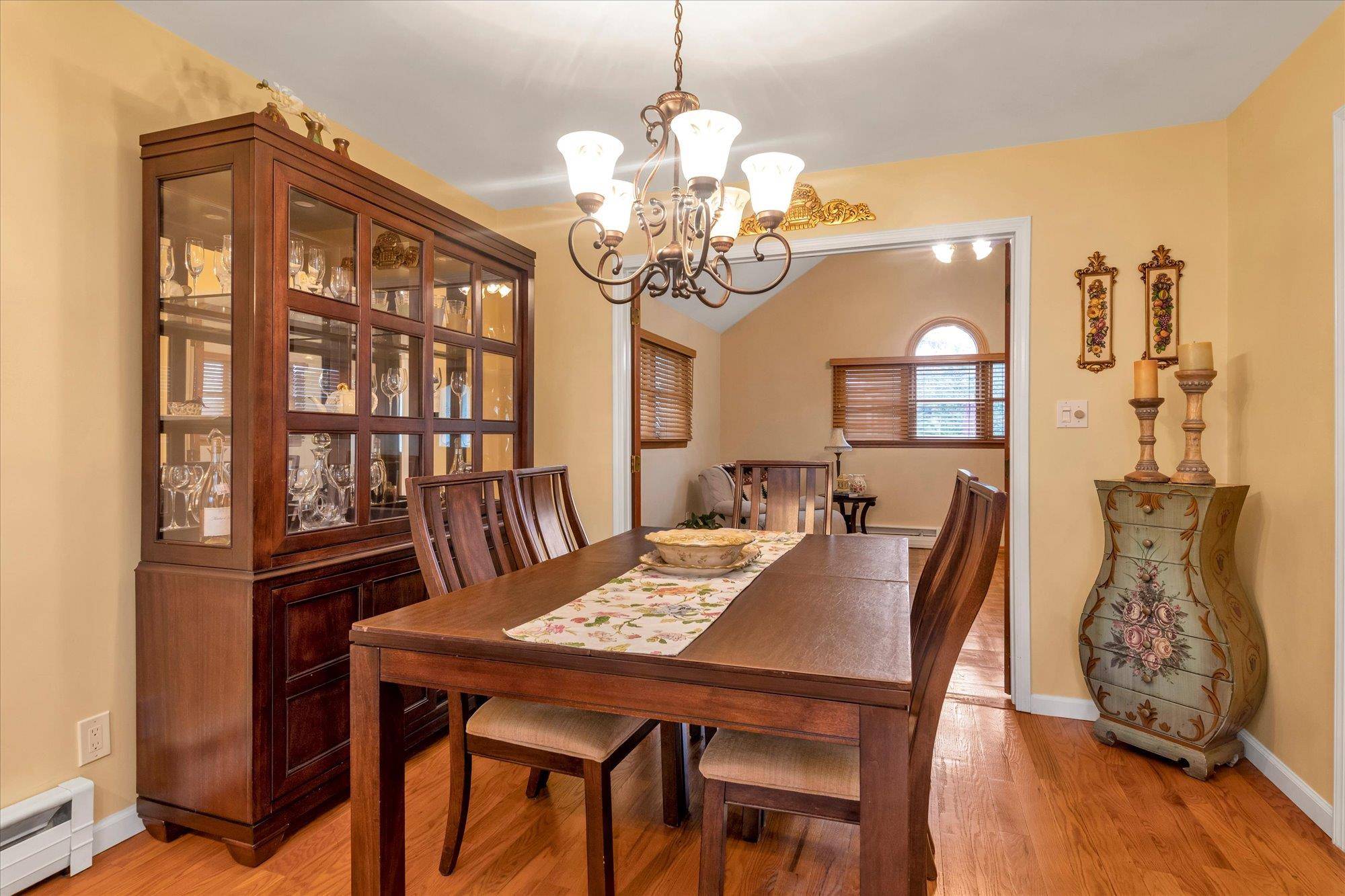 Wantagh, NY 11793,903 Alan DR