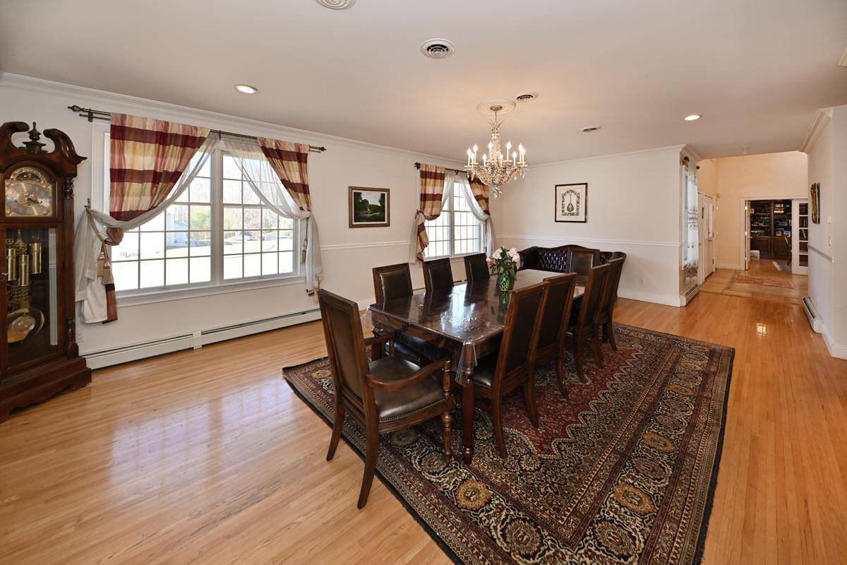 Suffern, NY 10901,9 Whisper LN