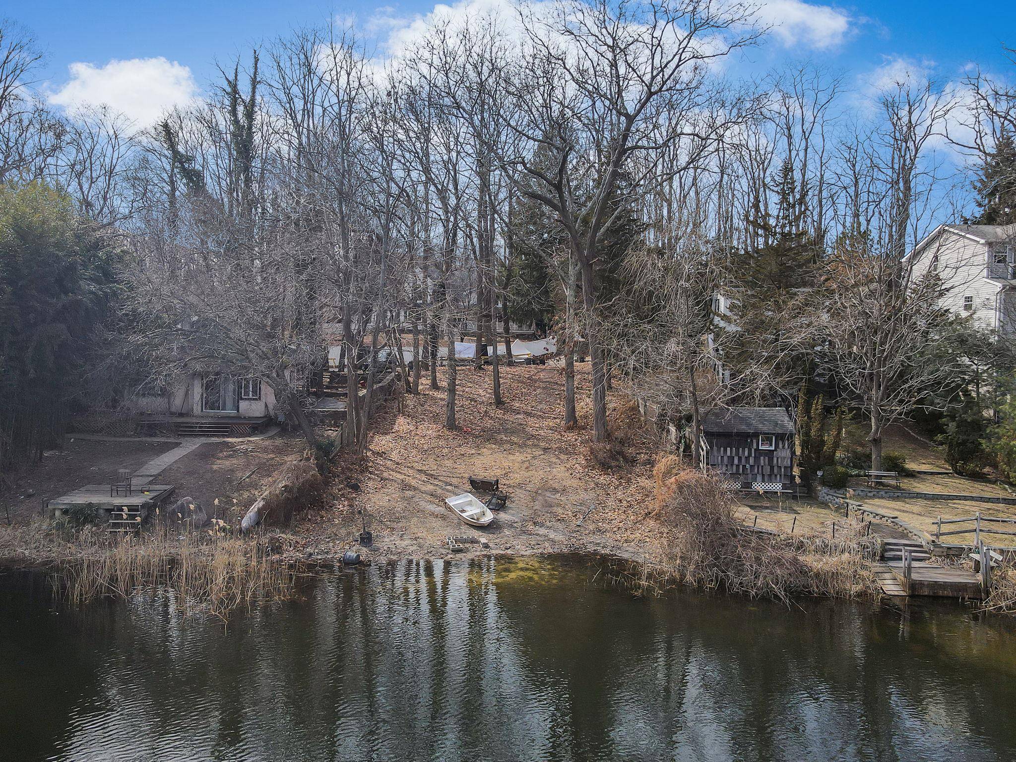 Middle Island, NY 11953,12 Lakeside DR