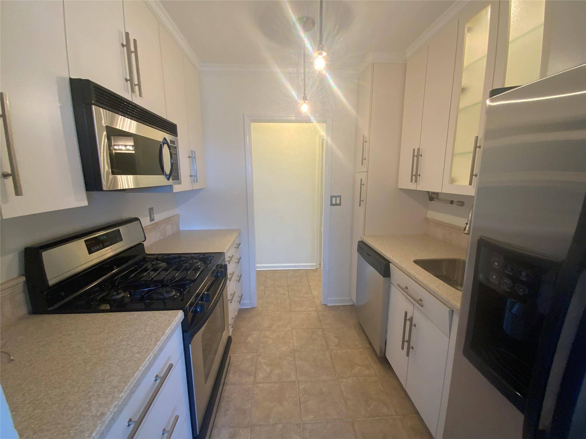 Floral Park, NY 11005,27010 Grand Central Pkwy #32B