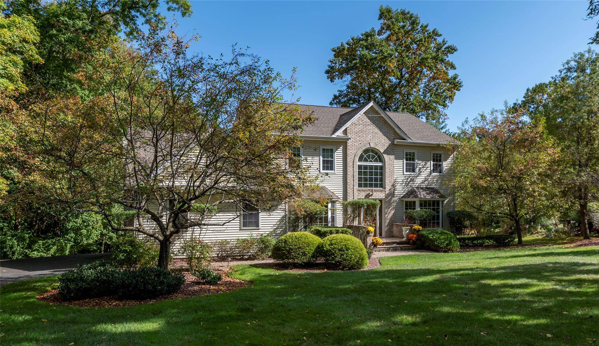 New City, NY 10956,186 Burda LN