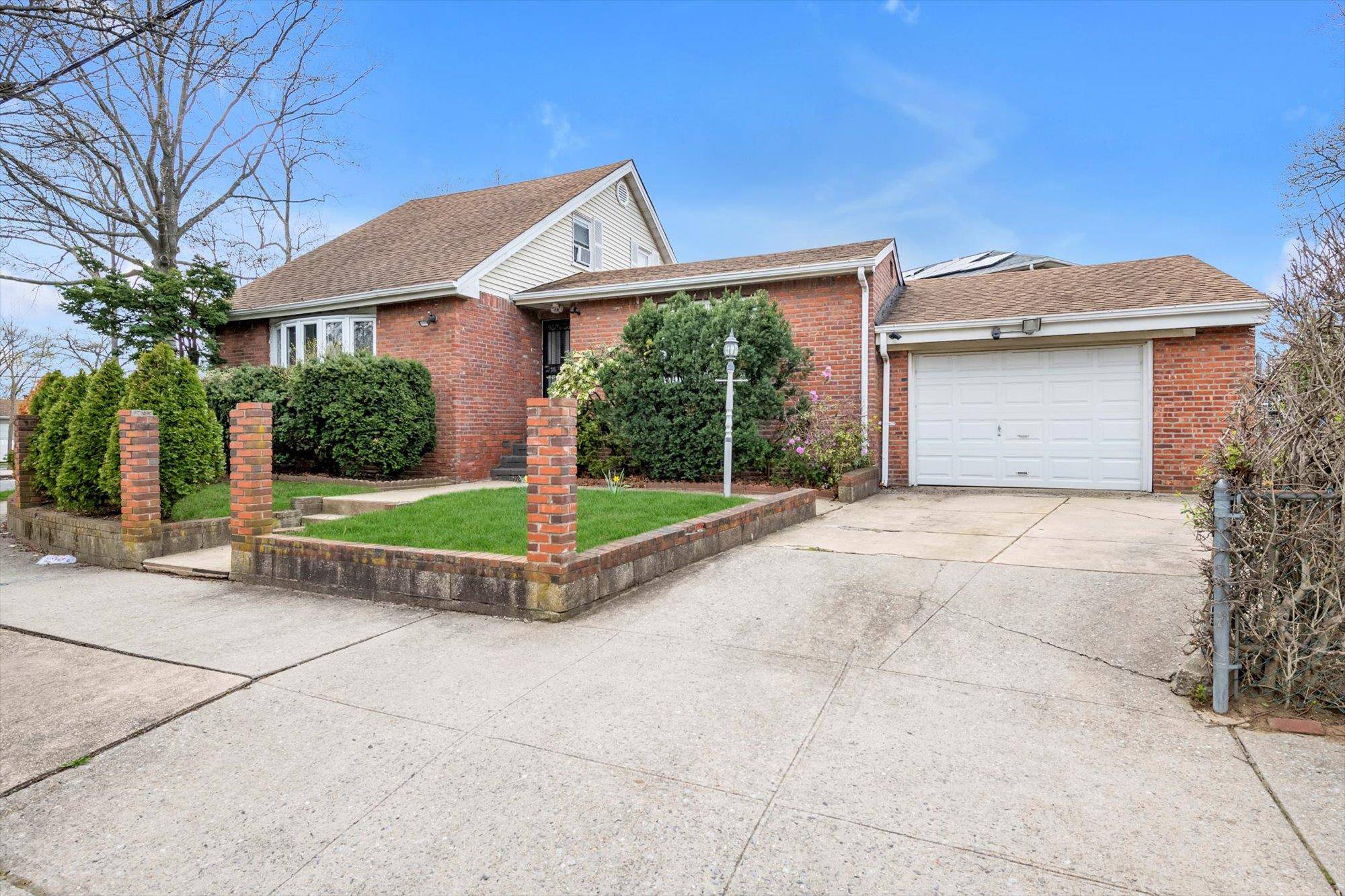 Springfield Gardens, NY 11413,143-94 232nd ST