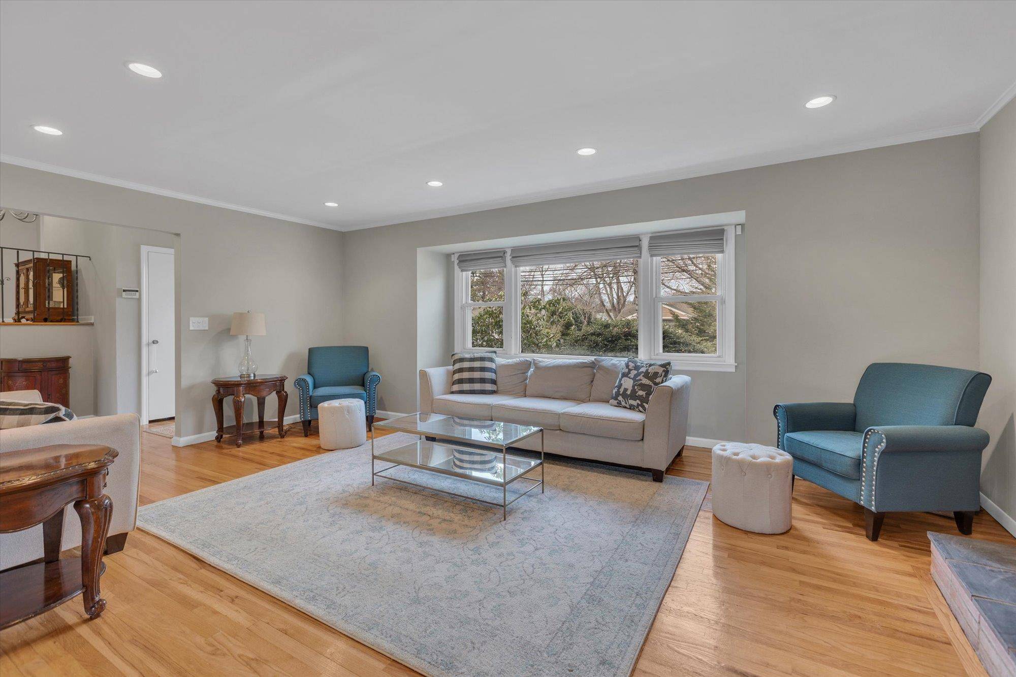 Huntington, NY 11743,80 Cove RD