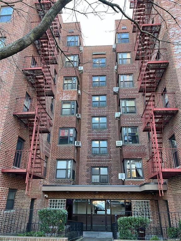 East Elmhurst, NY 11369,32-40 89th Street #611