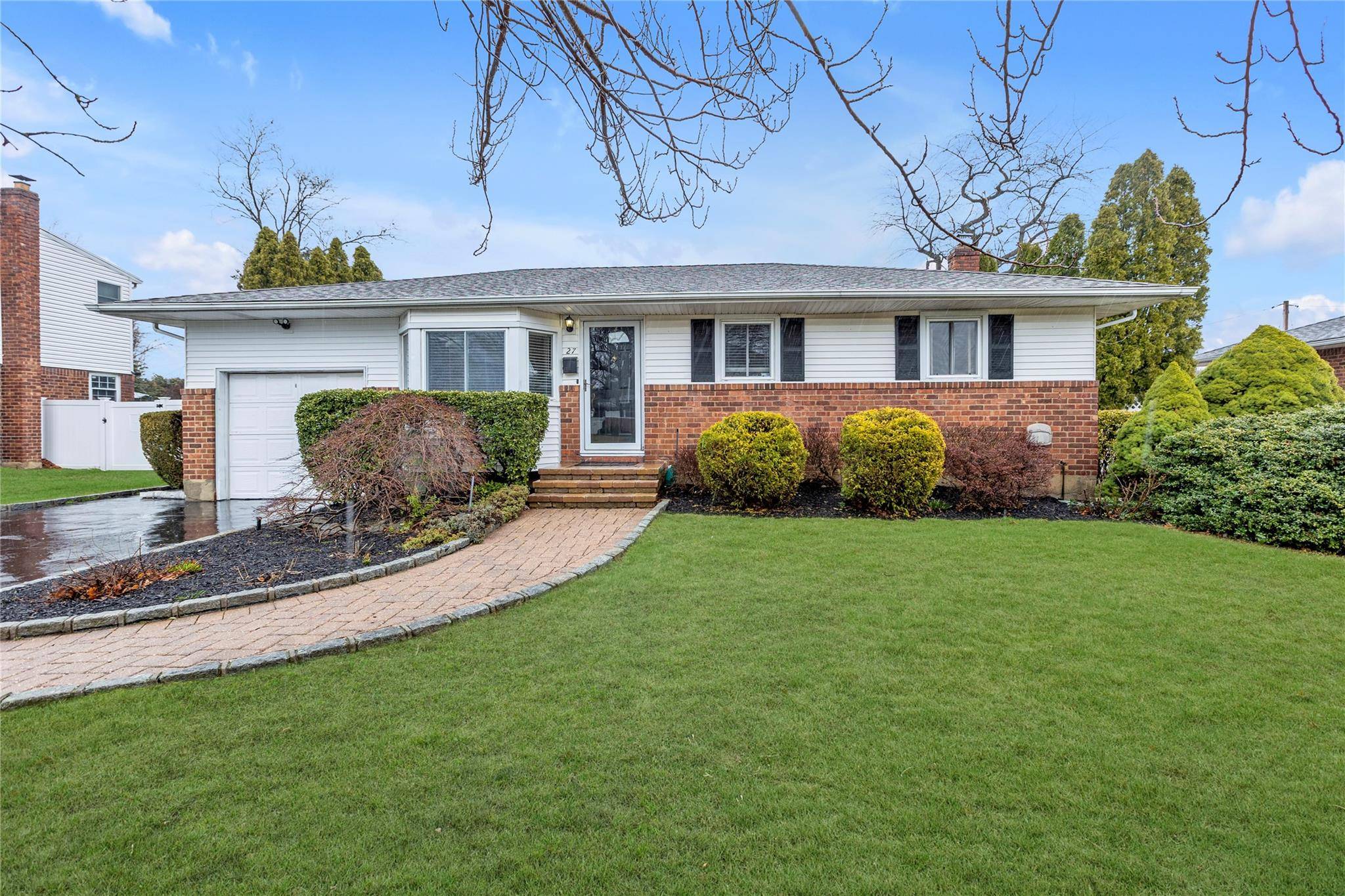 Commack, NY 11725,27 Gehrig ST