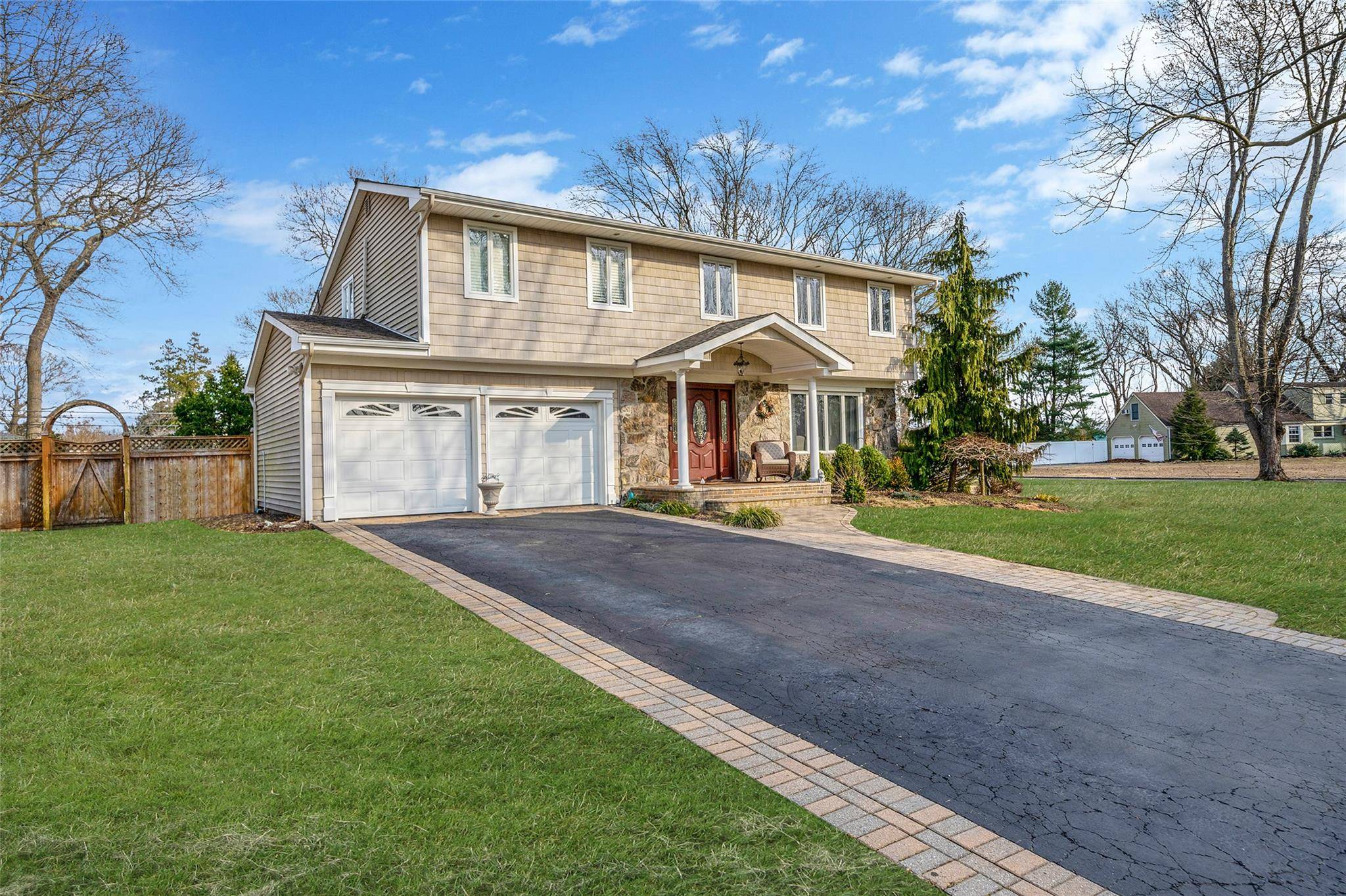 Smithtown, NY 11787,3 Ingram CT