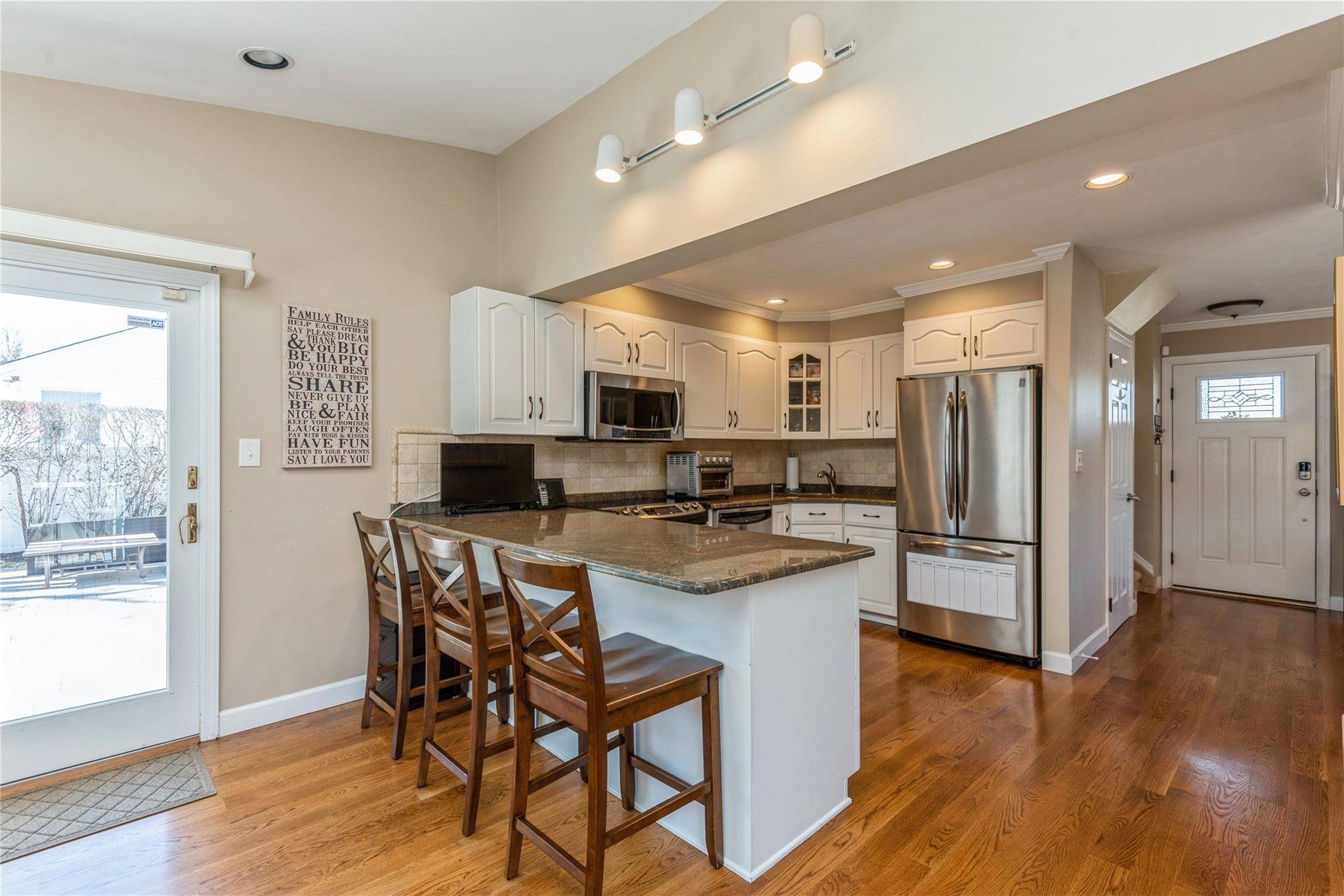 Massapequa Park, NY 11762,216 Cypress ST